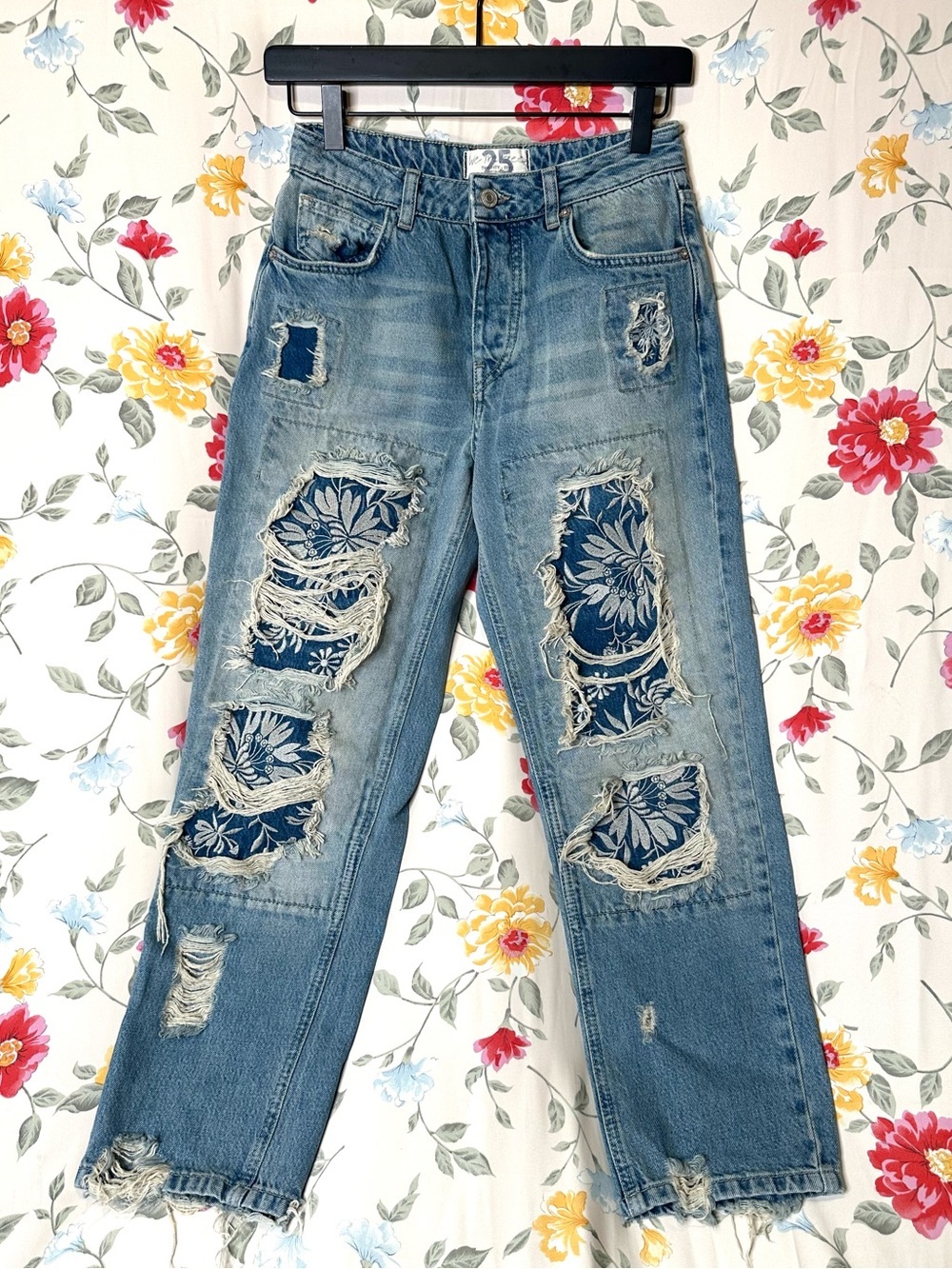 FREE PEOPLE | We the Free Desert Rose Distressed Floral Patchwork Jean | Size 25